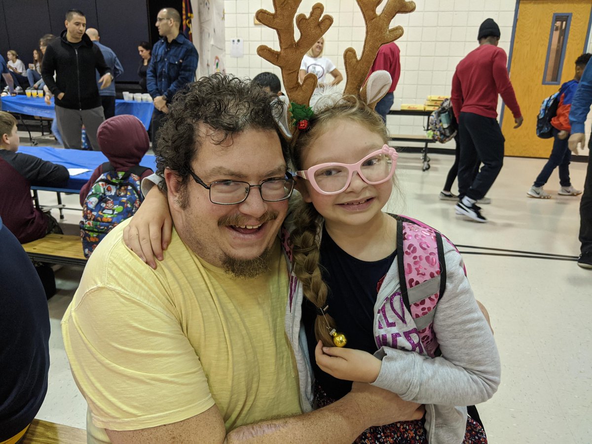 JDHullHeroes's tweet image. Everybody had a great time at our Doughnuts for Dads morning, sponsored by our Student Council!  What a great way to start the day!  @ChandlerUnified @JanePto
