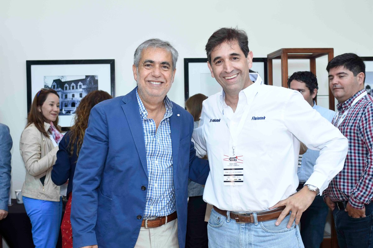 Fluintek's tweet photo. Fluintek realiza un positivo balance del 2do Congreso de Corrosión RUST WARS 2, realizado entre el 28 y 29 de noviembre. René Vidal, Gerente General, junto a Carlos Cruz, Gerente de @Mentoriscl #generandovalor @Portal_Minero @Fundaminchile @nuevamineria @RediminMagazine https://t.co/cZ7unzL1Au