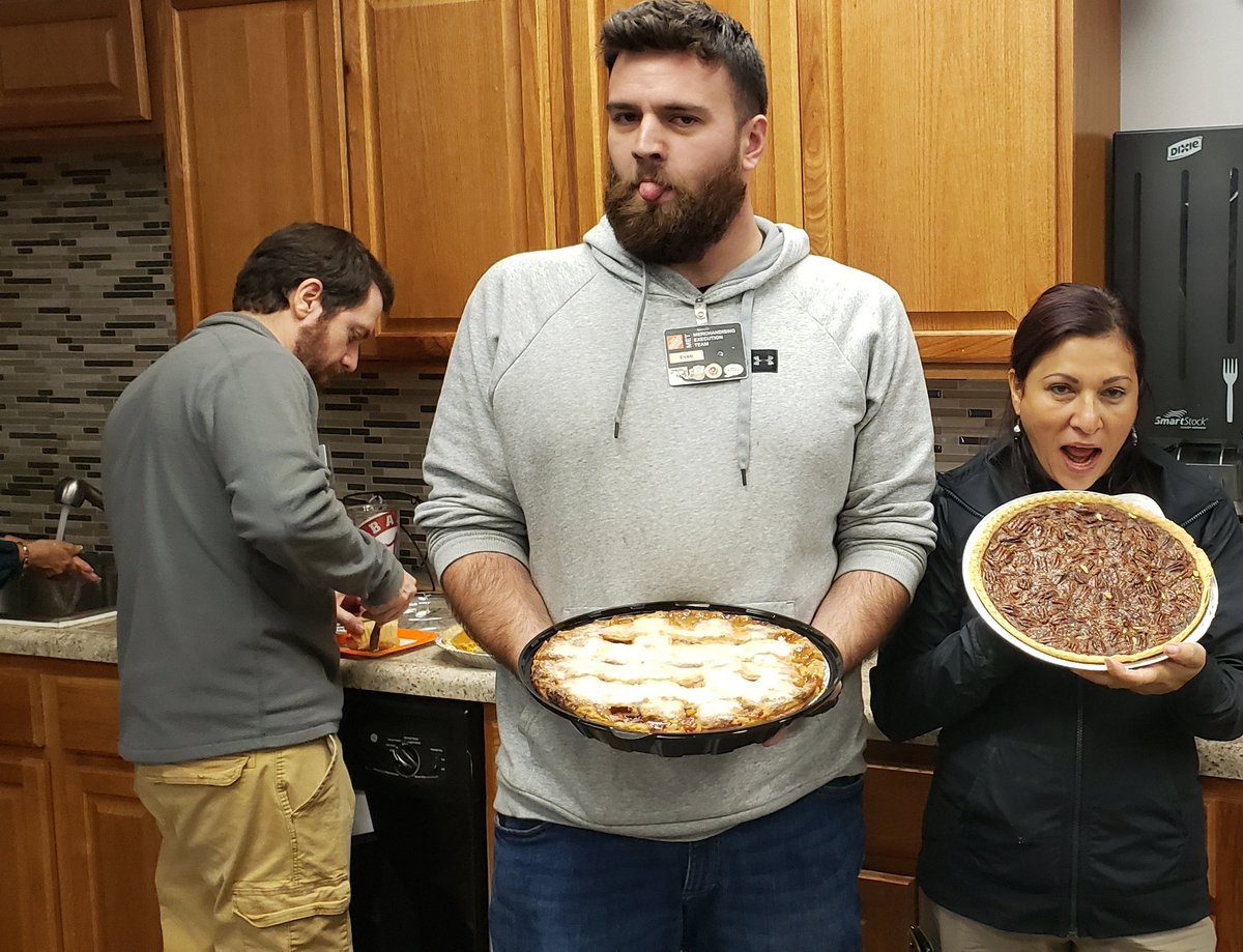 Celebrating #nationalpieday on #funfriday #infoday reminding people to live life by our #valueswheel #homedepot #OneTeam #metstore #bleedorange #buildingstrongrelationships <a href="/rfriedlieb/">Robert Friedlieb</a> <a href="/derekfleming/">Derek Fleming</a> @TimSirdevanHD <a href="/TylerHD0254/">Tyler Doyle</a> <a href="/agoodman1983/">Adam Goodman</a>