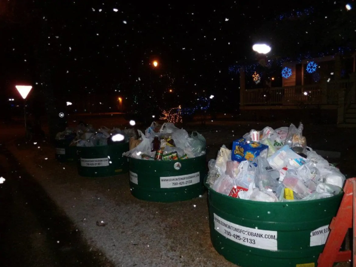 Car-Free Candy Cane Lane is less than a week away!
REMEMBER: Bring non-perishable food donations for <a href="/yegfoodbank/">Edmonton's Food Bank</a>. Big green bins will be all along the Lane to collect your donation. Monetary donations can be conveniently made by texting: FEEDYEG to 20222 
#yeg #yegfood
