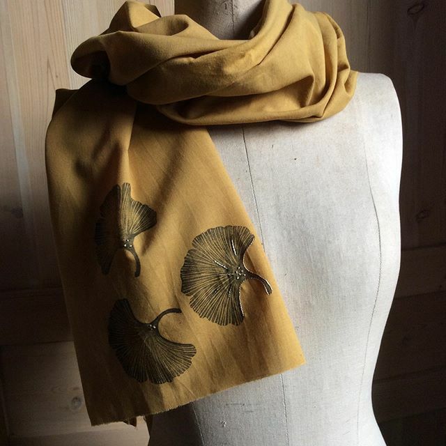 aubondetail's tweet photo. Venez réaliser un foulard imprimé et brodé, en collaboration avec Annie de @canelaprints. Ça se passera demain samedi le 7 décembre à 15h à @loutil.commun à La Madeleine. Il ne reste que qq places, réservez vite!
C’est 40€, fournitures comprises. Vous apprendrez à faire un t… https://t.co/GOAoc8poON