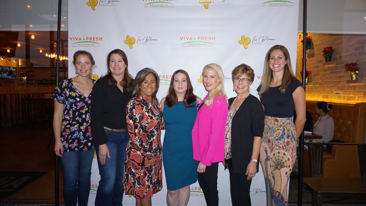 TexProduce's tweet photo. Amazing turnout at the In Bloom TIPA Women in Produce @bodegamcallen last night! Thank you to all the Women in the committee who made this possible. 

#womeninproduce #WomeninBusiness #InBloom #TexasProduce #MexicoProduce #fruit #vegetables #agriculture https://t.co/SgEHfAlkPv