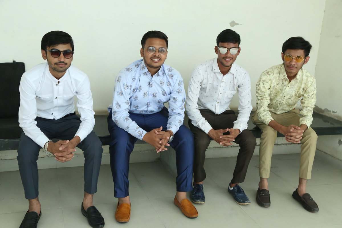 Poojan1202's tweet image. #freshersparty2k19