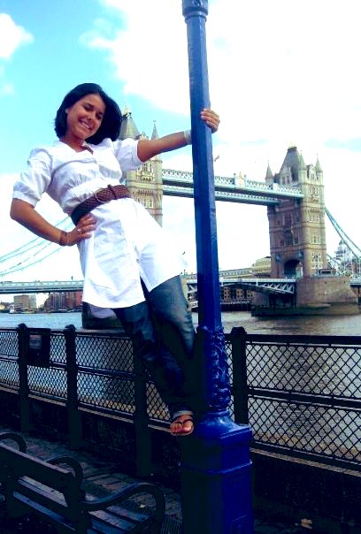 jac_inthebox's tweet photo. Life goal: recreate this photo 📸@troy_colts Come with me &amp; @THSColtsAbroad to London next year, almost 13 years later, and see me pull off quite the glow up! 💁🏻‍♀️ https://t.co/LLVsyhxDgp