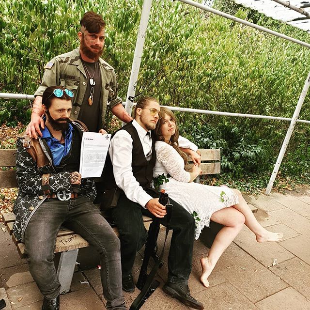 FarCrygame's tweet photo. Family photo!
Cosplay by morgenstern.cosplay, darylmurphydixon, stahlfisch, and adamdorsey1 on Instagram 📸 by ryumisadei on Instagram
#farcry5 #fc5 #johnseed #jacobseed #faithseed #josephseed #fatherjoseph #cosplay https://t.co/pUwvxLvWhA