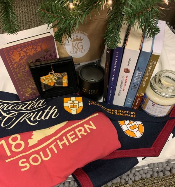 SBTSadmissions's tweet photo. For our last day of #SBTSChristmas, we're giving away a bundle of EVERYTHING from this week!

RT for your chance to win. https://t.co/FyfF2fbGGj
