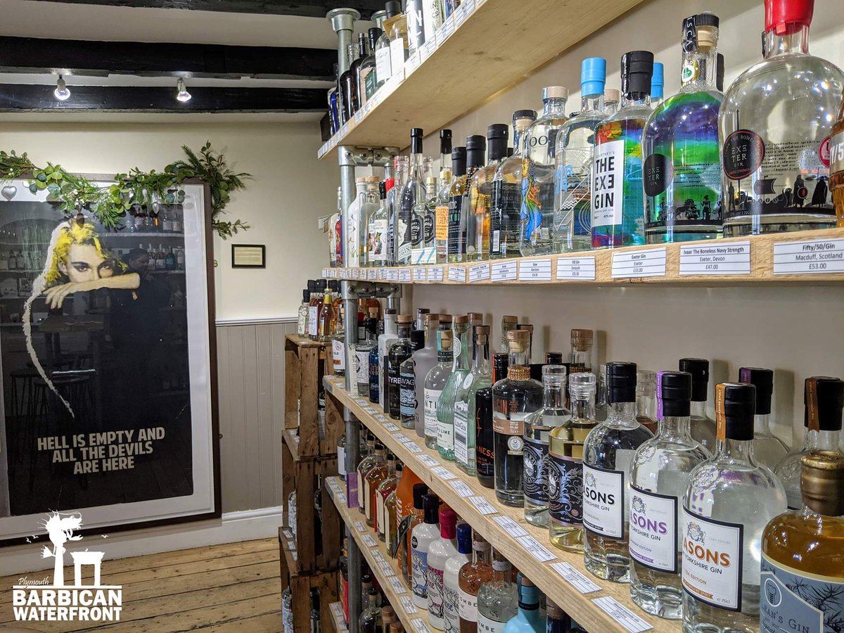 🥂May the festive season Be-GIN!

<a href="/barbicanbotani/">Barbicanbotanics</a> Gin Room is worth stopping by for some festive tipple.

Grab a bottle of their own Barbican Botanics #Gin or Spiced Rum, or one of the 196 British #artisan gins they stock

🍋 #SouthWest's only Artisan Gin Shop &amp; Bar

#Plymouth