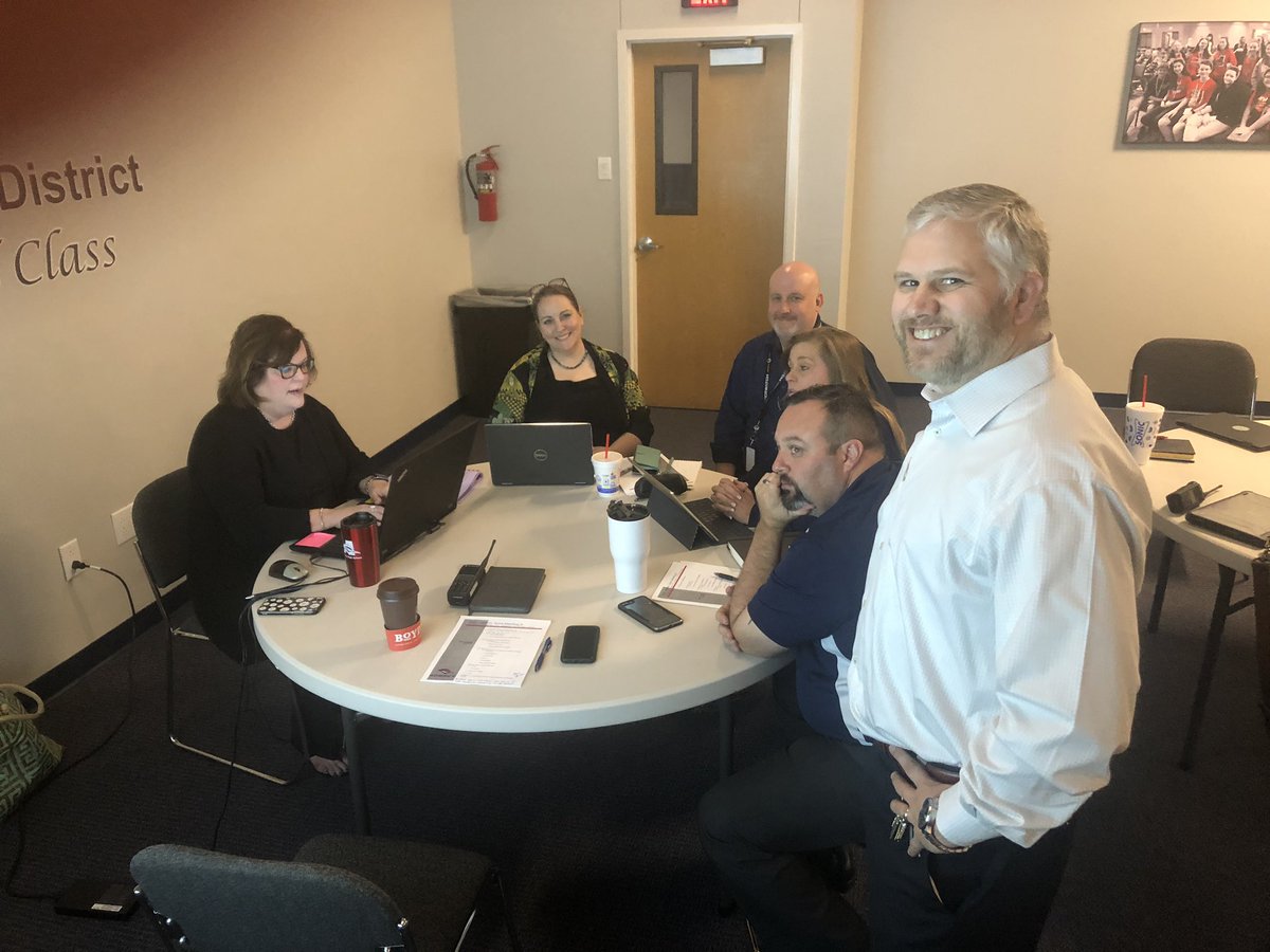 TerrieMcnabb's tweet photo. So proud of this amazing @aubrey_ahs team as they plan for courses of study, determine pathways to certifications, and create new exciting programs for our students! They are taking steps toward making their vision a reality. @aubreyisd #inspiringchaps https://t.co/GsJEsWdv9O