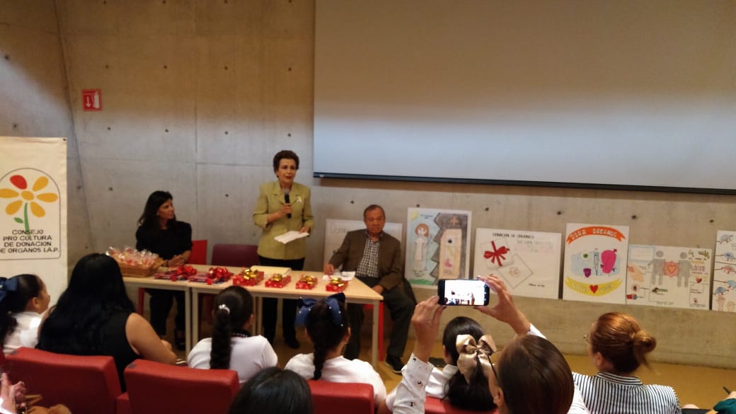 Japdesinaloa's tweet photo. Consejo Pro Cultura de Donación de Órganos IAP, "Dona Vida" donde participaron varias escuelas de la localidad para fomentar en niños y crear conciencia en el tema de la donación de órganos y tejidos con fines de trasplante.
#JAPSinaloa #MásCerca #Ayudar https://t.co/6mDT9UUsmF