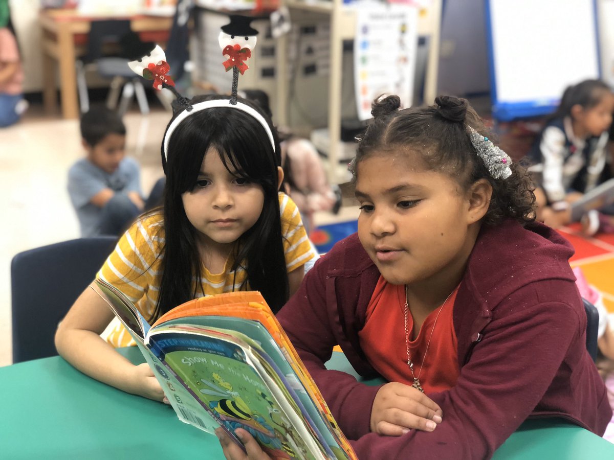 More Kinder Reading Buddy photos. Thanks @MsCuellar3 for always welcoming us in with smiles!