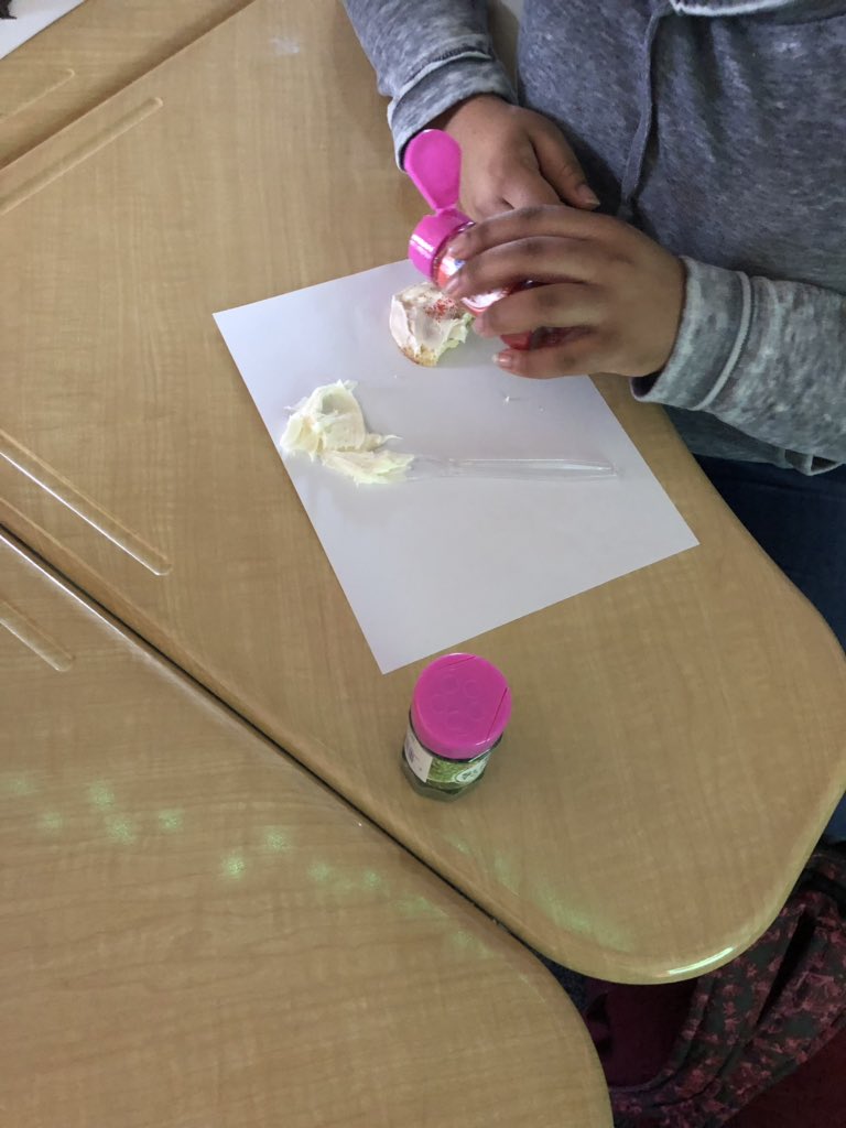 MrsKJohnson212's tweet photo. Mrs. Johnson’s Advisory (aka the “Junior Mints” getting in the Christmas spirit w/ cookie decorating fun! 🍪 🎄😊🚀 https://t.co/Yj4FUEMIIN