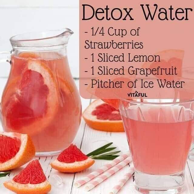 Help yourself by helping your body..#detoxwater #detox #infusedwater #detoxjuice #dayschallenge  #infusedwaterdetox  #healthylifestyle #energy #loseweight #alkaline