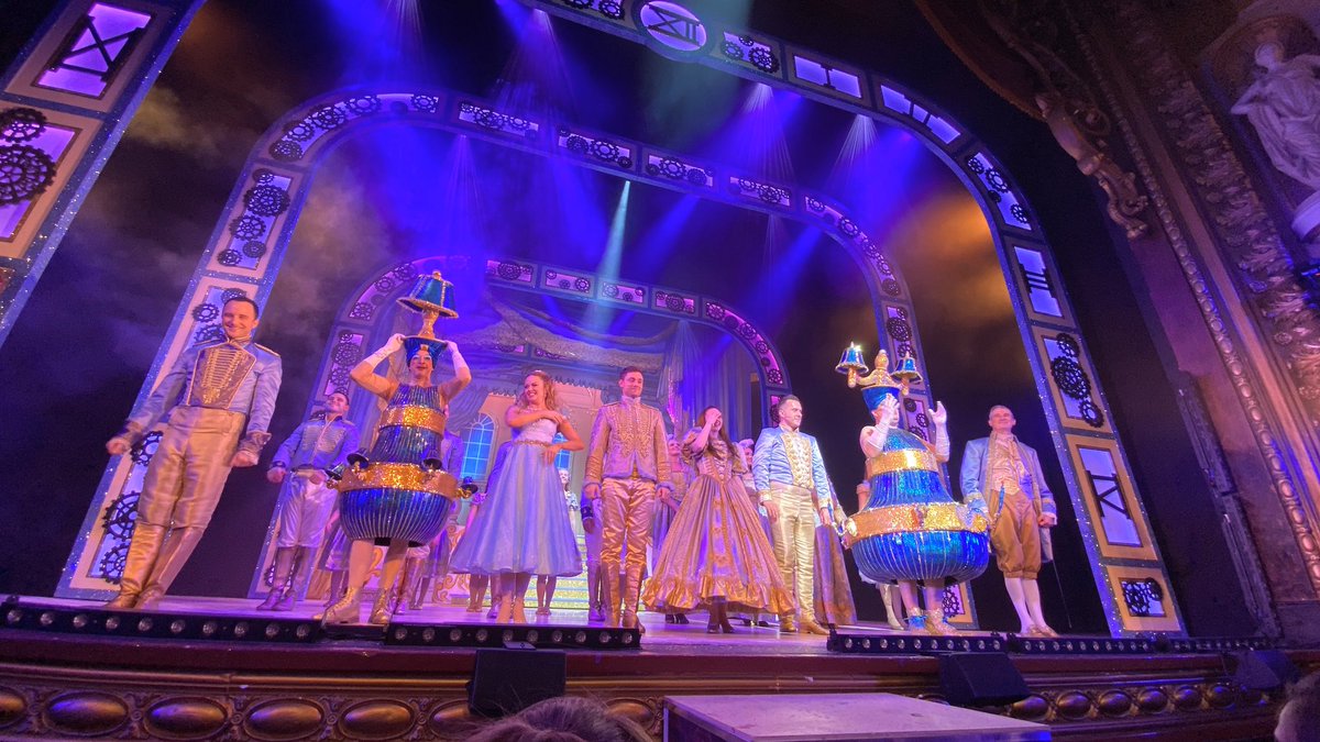 gvolution's tweet image. Sheffield panto time and it’s Cinderella. Oh no it isn’t. Oh yes it is! Great show! My two boys loved it. Well done to all the cast @djwilliamsact @mistermaker @joanneclifton @SheffieldLyceum Can’t wait for Sleeping Beauty next year 😂