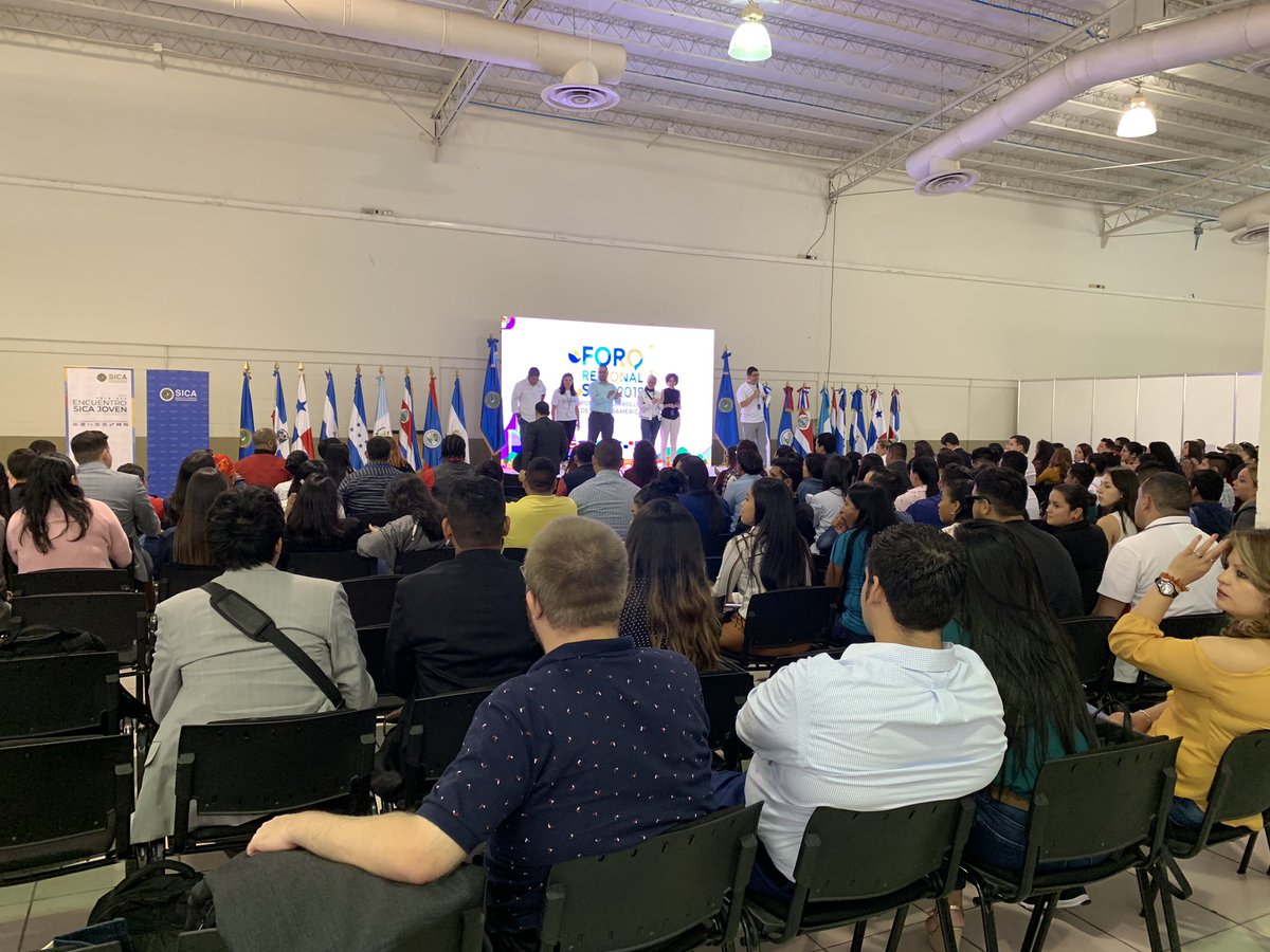 sg_sica's tweet photo. Iniciamos el #ModeloSICA parte de las actividades de trabajo del #EncuentroSICAJoven. Los jóvenes podrán recrear la toma de decisiones y el ejercicio de toma de decisión en el marco del Sistema de la Integración Centroamericana (SICA) https://t.co/KOK2Mz4Ye7