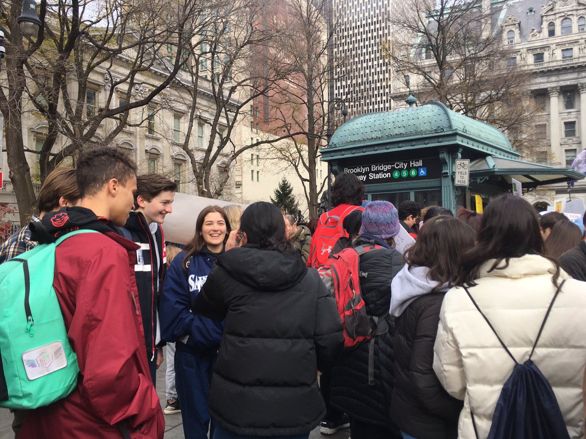 JenyfromtheBock's tweet photo. Inspired by all the dedicated young people out here in the cold demanding action on climate! #nycclimatestrike https://t.co/ut7DYTMS6V