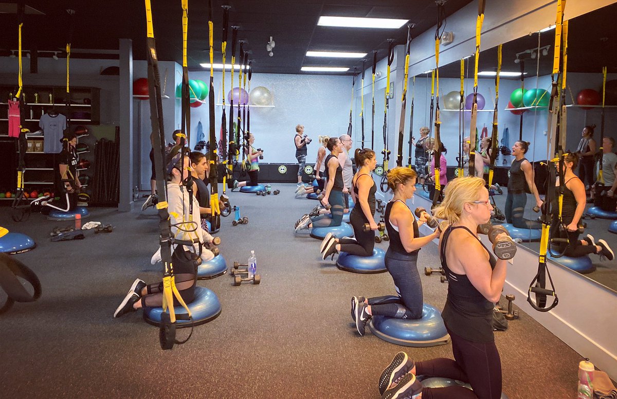 Rideandworkout's tweet photo. Balance. Breath. Movement. Friday!😃 https://t.co/g4xnycR5B5