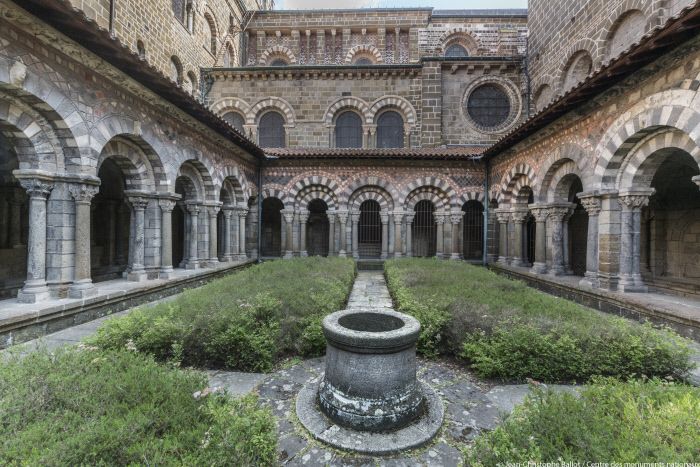 leCMN's tweet photo. #UNESCO, mode d’emploi 🤓 Découvrez les 18 monuments @leCMN inscrits sur la prestigieuse liste du patrimoine mondial de l’ @UNESCO_fr https://t.co/TqKK9gdYhG https://t.co/9K22YNHEwB