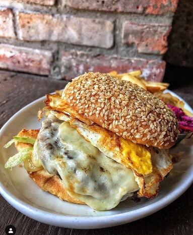 Brunch this weekend? Check out HandCraft Kitchen & Cocktails-recently reviewed & named one of the 9 best restaurants of 2019 by Manhattan Digest.  manhattandigest.com/2019/11/27/9-b… #Brunch  #nycbrunch #handcraftnyc #nyc #boozybrunch #eggsandwich #burgers #coffee #mimosas #3rcommnyc
