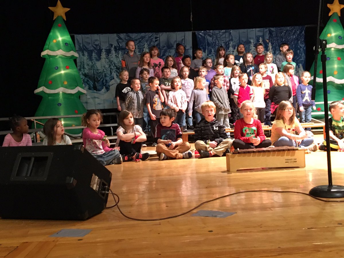 SandmanGrade1's tweet photo. We had a great first and second concert last night! @Westview66 #westviewproud https://t.co/syfeeUbDOo
