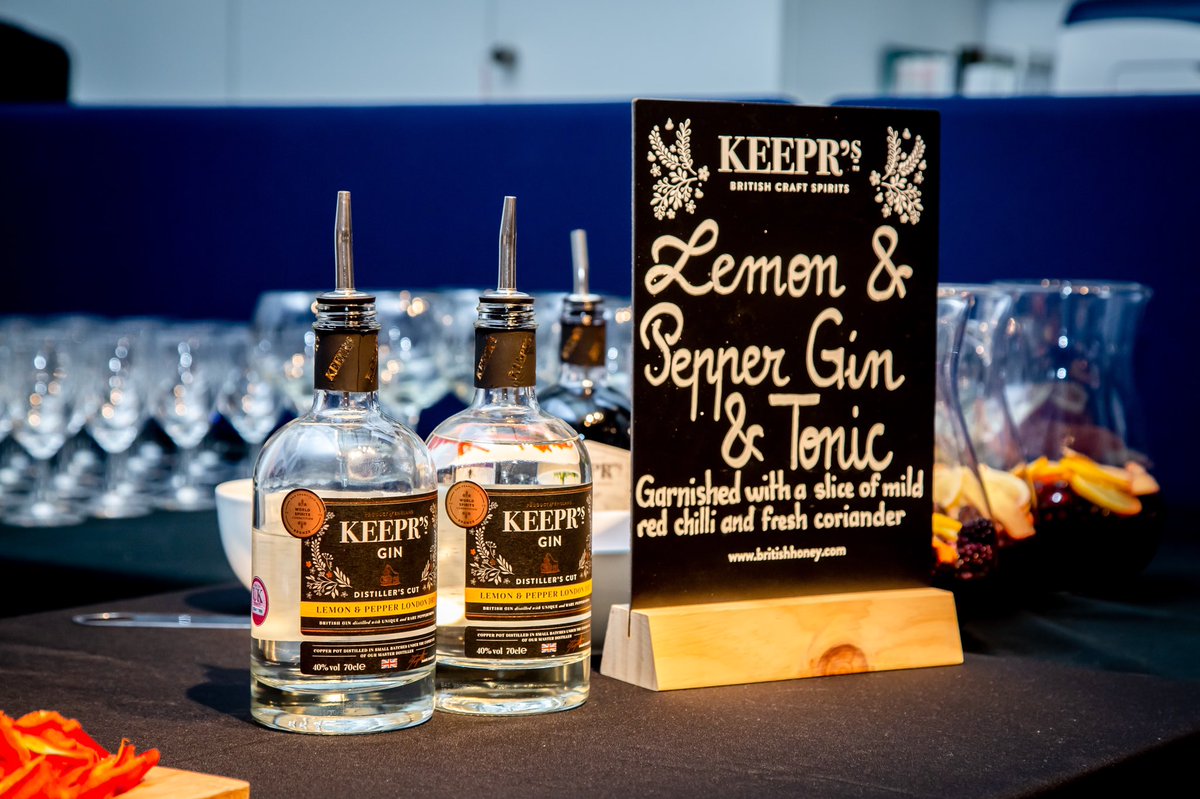 TMLighting's tweet photo. Thank you to #Keeprs @BritishHoneyCo for providing the delicious #gincocktails at our Private View of George Triggs exhibition at TM Lighting Gallery, artisan gin and #art made for a perfect pairing! https://t.co/ESZ97wjiC1