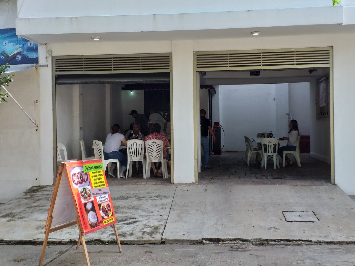 CarlosCedanoOf's tweet photo. Hoy toco un riquísimo desayuno en "La cochera jarocha" atendidos por nuestro amigo Guicho Vasconcelos, 100% recomendable. Todo el éxito para quienes le siguen apostando a #Coatzacoalcos 
#BuenViernes 
#ContigoCoatza 
#PRImeroCoatza https://t.co/iDr9S1XtdV