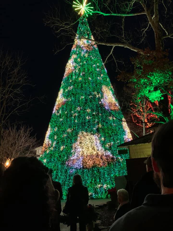 KPM_CPAs's tweet photo. It’s the most wonderful time of the year in the @CityofBranson &amp; they know how to BRING the holiday spirit. Recently, members of the #TeamKPM A&amp;A department got together to spread holiday cheer at @SDCAttractions.  #KPMSpirit #KPMCulture https://t.co/cx4IMOiE0d