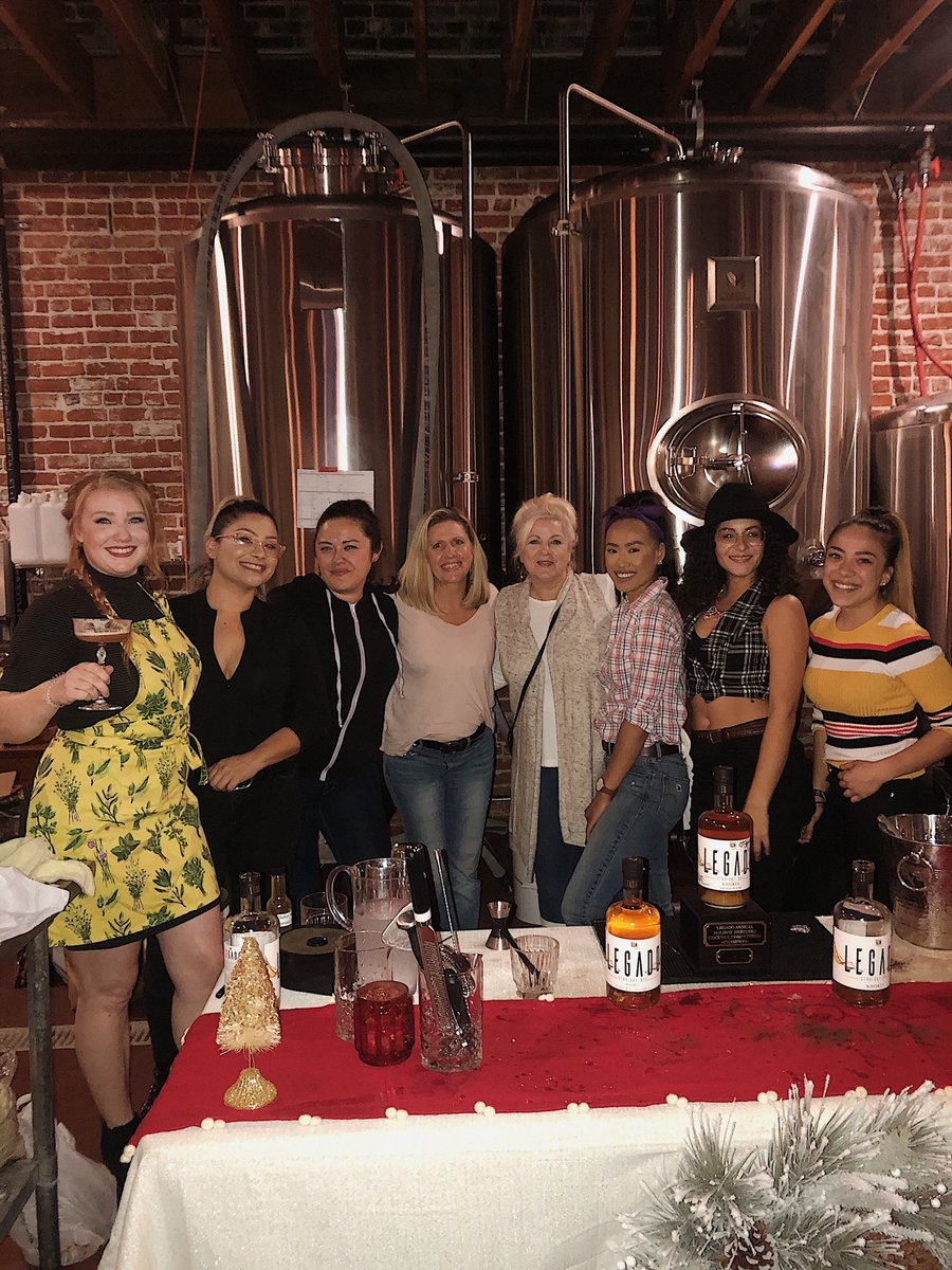 Thank you to all of the amazing female mixologists that competed in Legado's Annual Cocktail Competition this year at Oak Park Brewery. Your talent continually inspires and we’re so grateful to have you showing the world what us ladies are made of. Cheers!