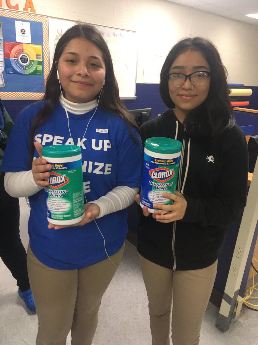 HLHS_Mktg_Adv's tweet photo. Day 5 of #10daysofkindness and teachers had some secret cleaning elves visit during lunch and wipe down desks! 
@KesslerDr @MyFutureMyWay @MNPScte @MetroSchools https://t.co/GJDGVllX6G