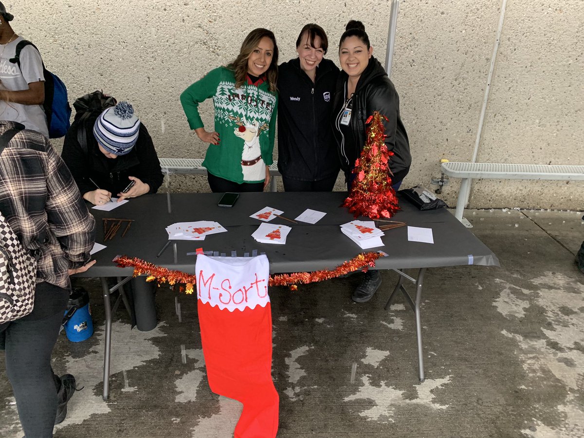 RathboneKellie's tweet photo. Ontario morning sort safety elves are out spreading holiday cheer with UPS holiday post cards! Employees are sending their safety commitment to their loved ones! @jrindafernshaw @gaze_anthony @brose_ups @melirere @hrbobbyups @HR_Christine #upsholiday #upsholidaypostcards https://t.co/XUzNYGOcNi