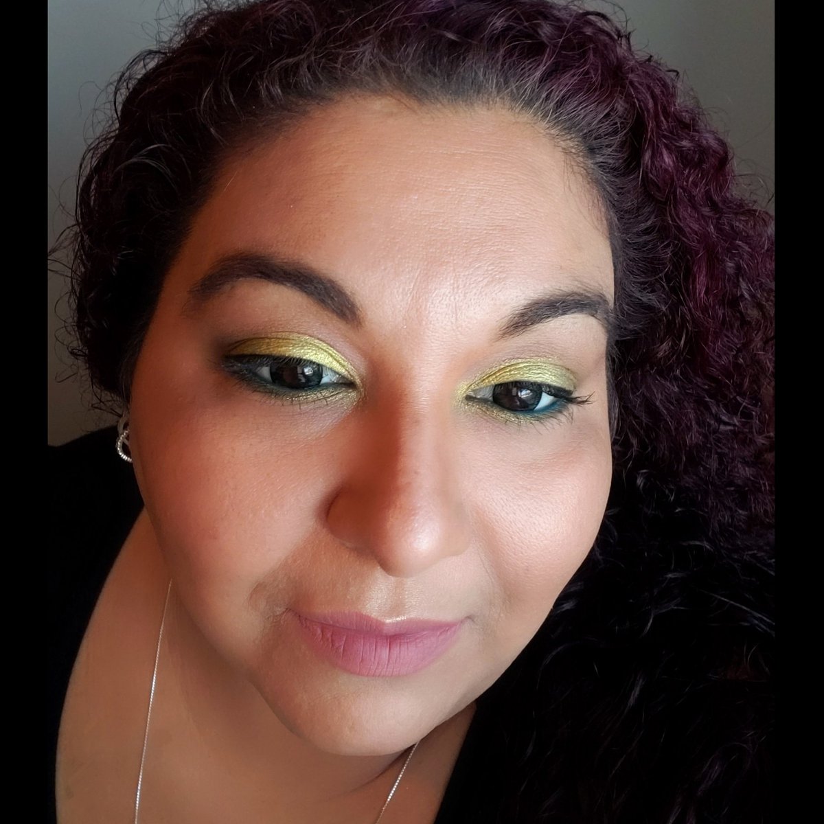 Sirenaazul's tweet photo. Shadows from @Kathleenlights1 x @colourpopco So Jaded Palette
Waterline @urbandecay 24/7 Glide On Eye Pencil Deep End @collabmakeup The Works Wow Effect All-In-One Mascara
Lips @jeffreestar Velour Liquid Lipstick Androgyny
#colourpopco #collabmakeup #jeffreestar #urbandecay https://t.co/qEbAsmdaTR