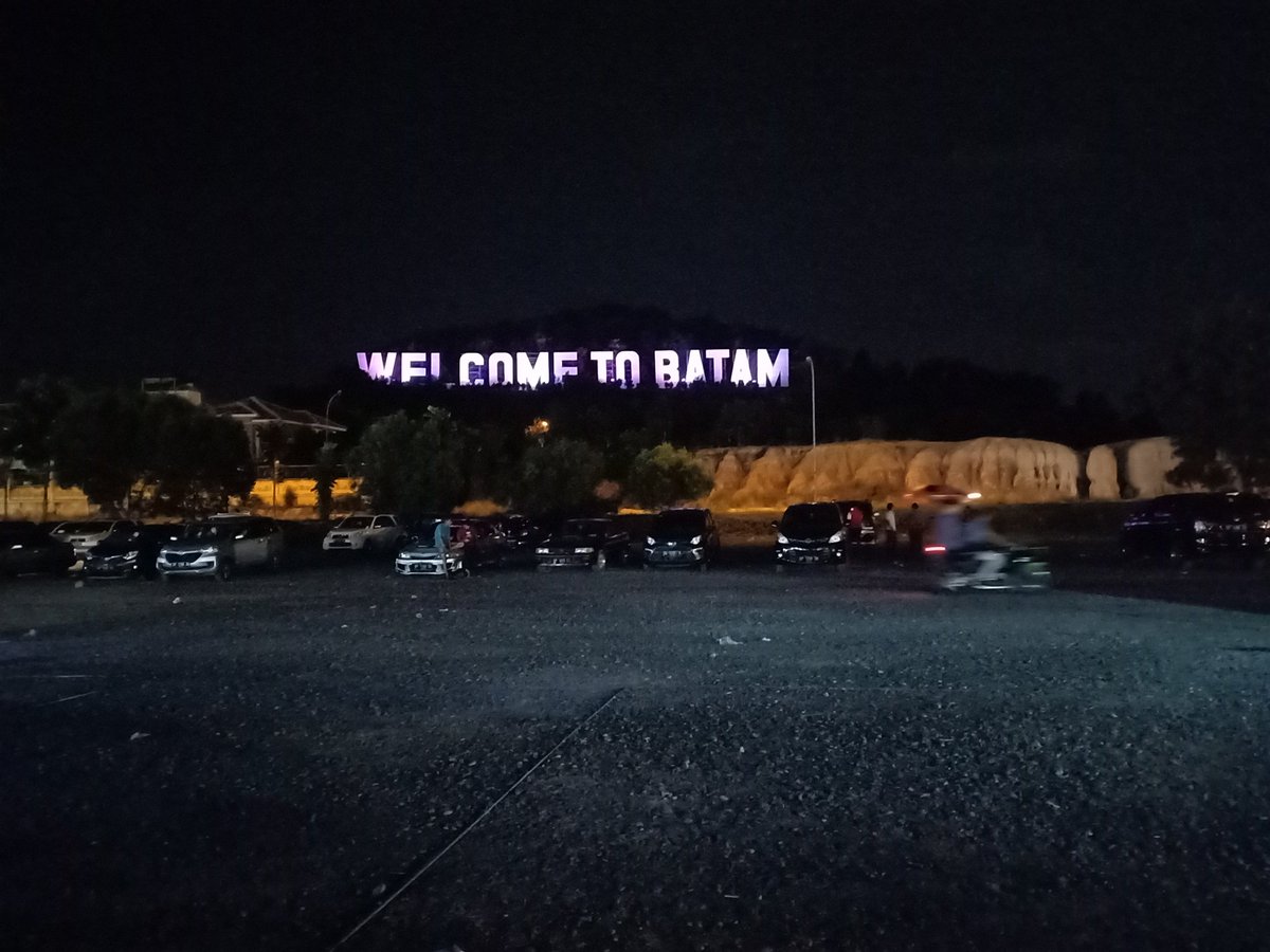 mhkholis's tweet image. ini foto semalam pas ketemu adik sepupu yang tinggal di batam. kami bertemu berkah jaringan xl yang kami pakai.
#XLJaboMediaGathering2019
@myXL_Jabo