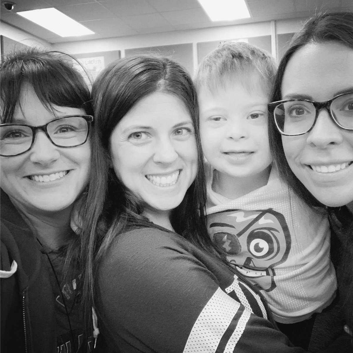 mrscrow14's tweet photo. This little guy was extra cuddly today and not camera shy! You can’t help but smile when you’re with him❤️ #cheeseeee @mshamilton91 @ErinGeorgalas https://t.co/bFZTwt7JRq
