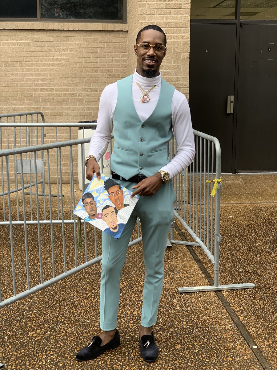 __JDS__'s tweet photo. Cost a lil 💵 to 💧 like this, you know I had to pop my shii😎✨ #GradSzn #JSUGrad19 https://t.co/Q88DC1pncx