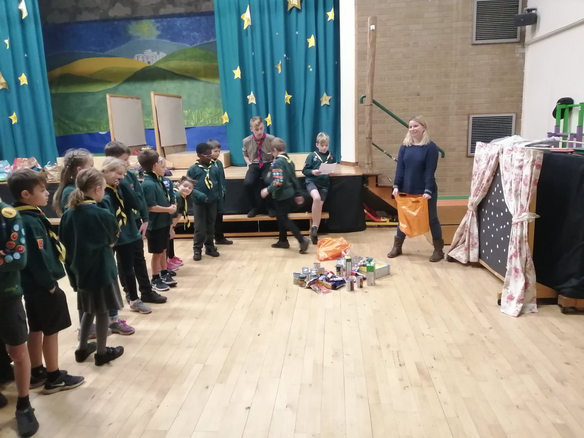 16thCubs's tweet photo. Learning about food banks and sorting out food and bits for local projects helping those in need. https://t.co/eIxrbUpr8h