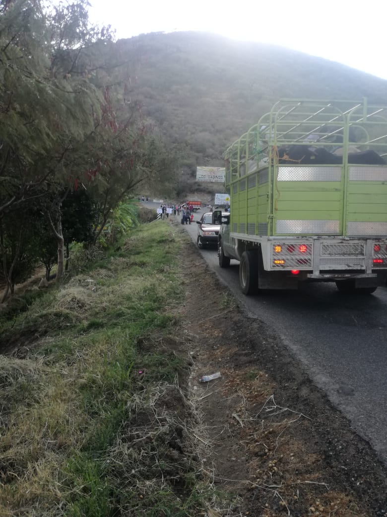 ExpresionInfo's tweet image. #Al_Momento le informamos que se encuentra bloqueado después de #Valdeflores, tome sus debidas precauciones.