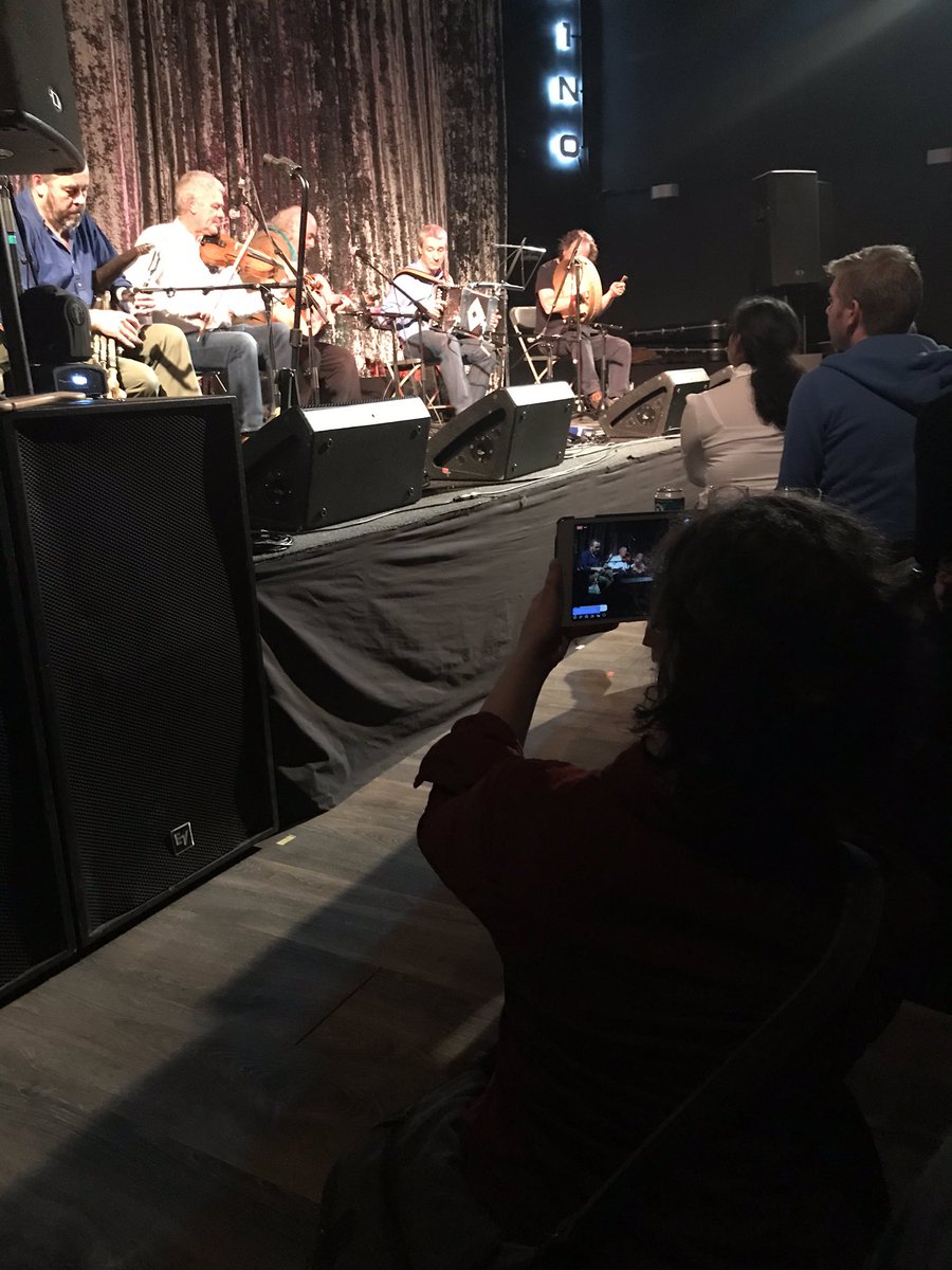 Buaiteoir Gradam TG4 2020, Laoise Kelly is still loving the trad music in Cork!! She’s streaming a live feed to Facebook.. <a href="/pure_cork/">Pure Cork</a> <a href="/corkcitycouncil/">Cork City Council</a> @GradamCeoil