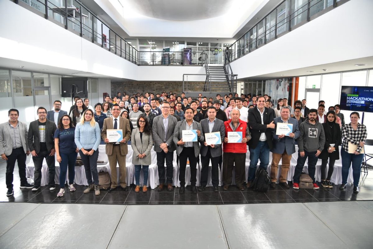 Es muy estimulante observar las ganas de participar de personas interesadas en temas de urbanismo, arquitectura y todos los procesos y tecnologias asociadas a una smart city. #hackaton2019
