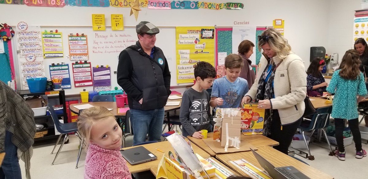 mfrodrig21's tweet photo. 3rd grade Spanish Immersion excited about their creative simple machines. #vbimmersion @cfescolts @mfrodrig21 @giftedresourced @twillett12 https://t.co/bK2eB9iddf