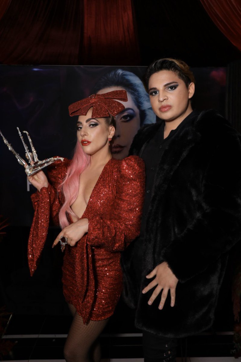 erikzuzu's tweet image. I’m in tears. A decade of waiting for this moment that I will cherish forever. I love you Gaga.