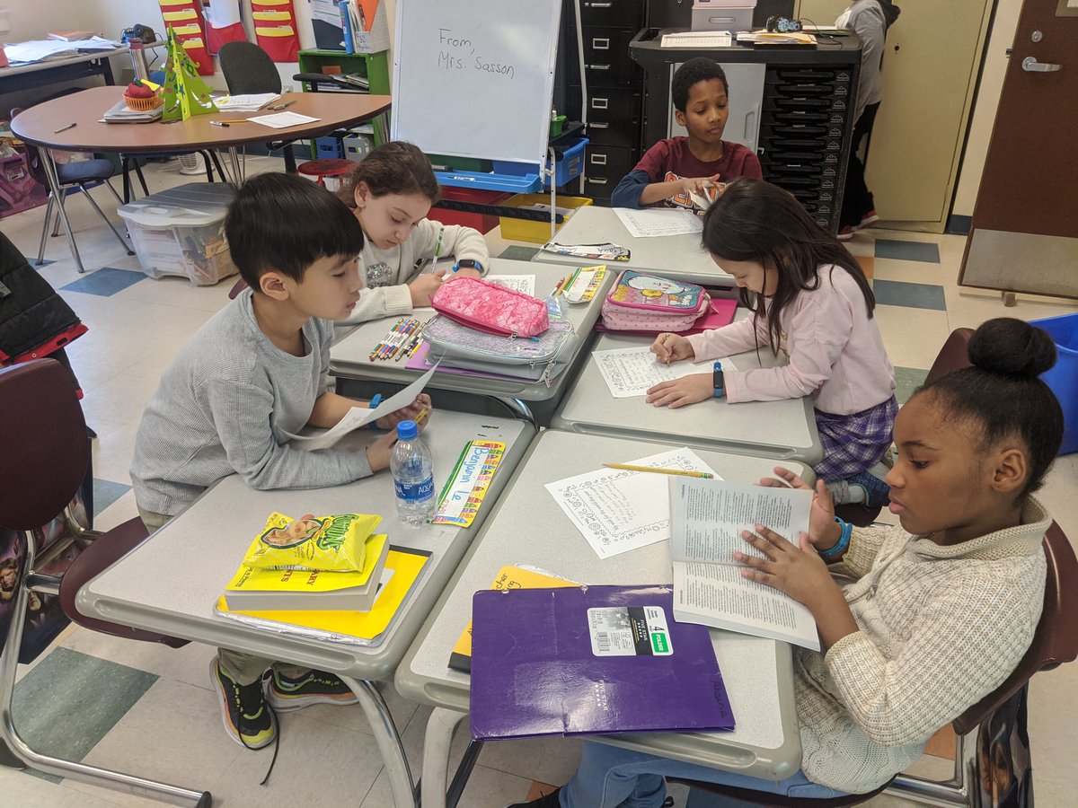 SassonTeach's tweet photo. Thank you to my little helper who mailed 240 Wishes for the World today @Macys. Students at Eagle Point Elementary School wrote 240 Wsihes for the World to support Macy's @MakeAWish . #allinforalbany
Today is National Believe Day. @albanyschools https://t.co/n0syb8HO4B