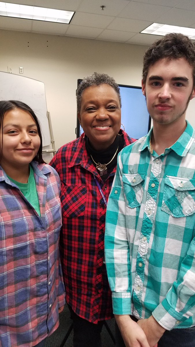 GvilleEarlyCol's tweet image. Holiday Happiness!  Family Time Flannel Friday! #caredfor #connected #collegeminded