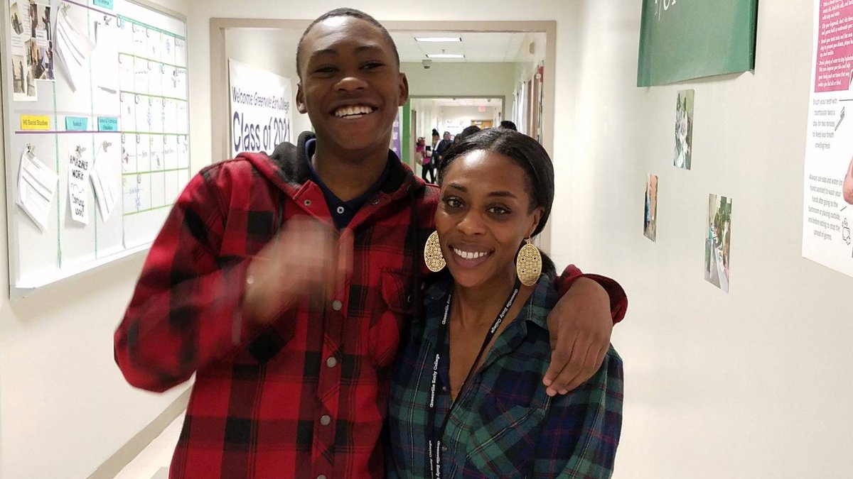 GvilleEarlyCol's tweet image. Holiday Happiness!  Family Time Flannel Friday! #caredfor #connected #collegeminded