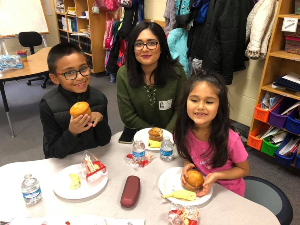 marss_3's tweet photo. Photo creds to Mrs. Galaviz #Pastrieswithparents https://t.co/n8JyRA00f7