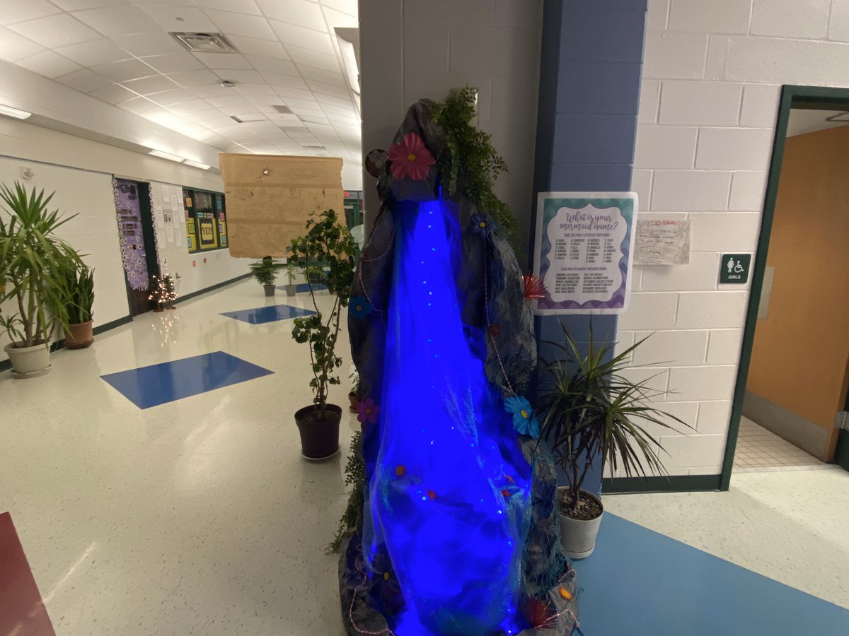 McCormick has turned into Neverland. Time for Peter Pan Jr. Best of luck to the cast and crew. #WeLoveMCM <a href="/Milford_Schools/">Milford Schools</a> @ArtsEagles