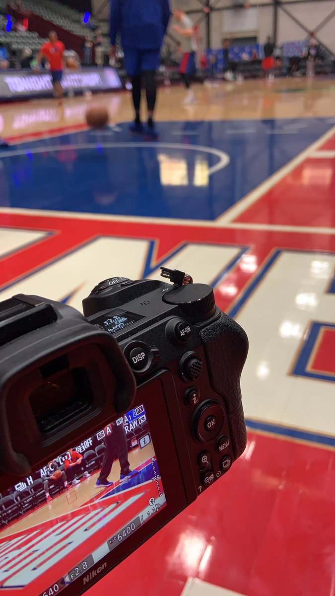CoachAntor's tweet photo. I love these opportunities I have to photograph sports in West Michigan, especially the @grdrive! #FridayNightBalling #WeAreGR https://t.co/n9CnBgtoDt