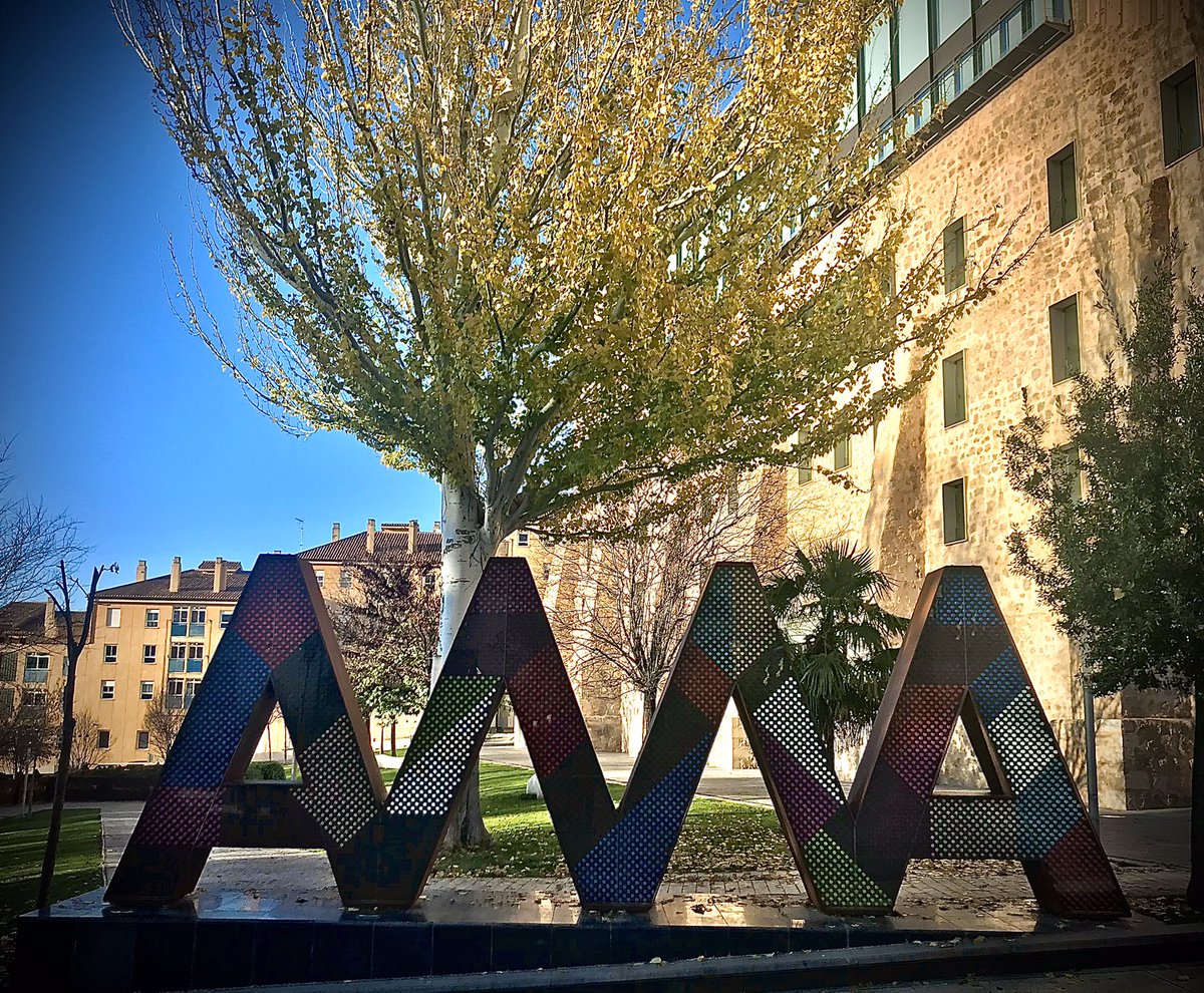 mycharmschool's tweet photo. Hay que aprender a leer las ciudades. Huir del ruido, las visitas demasiado organizadas y el turismo de masas para acabar descubriendo los mensajes sencillos que esconden en cada rincón. 

Teruel es MARAVILLOSO.
@EcodeTeruelv @dpteruel @TeruelExiste_ @Teruelenlared @TeruelExp https://t.co/v8zXUTBZs2