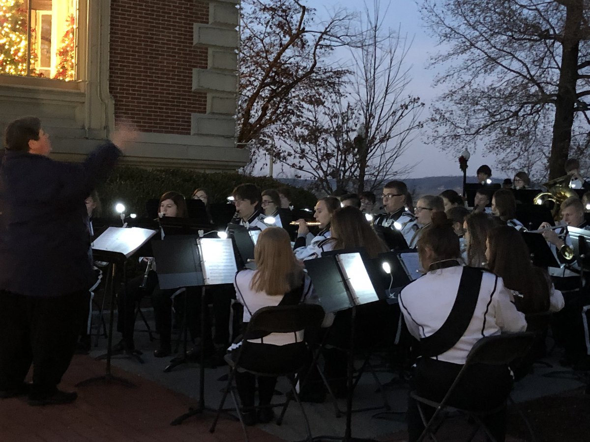 SpartaHSTrojans's tweet photo. Great night to be at the Governor s Mansion...Sparta Band playing the Tree Lighting and Candlelight Ceremony. https://t.co/Mtqsj9Mrxr