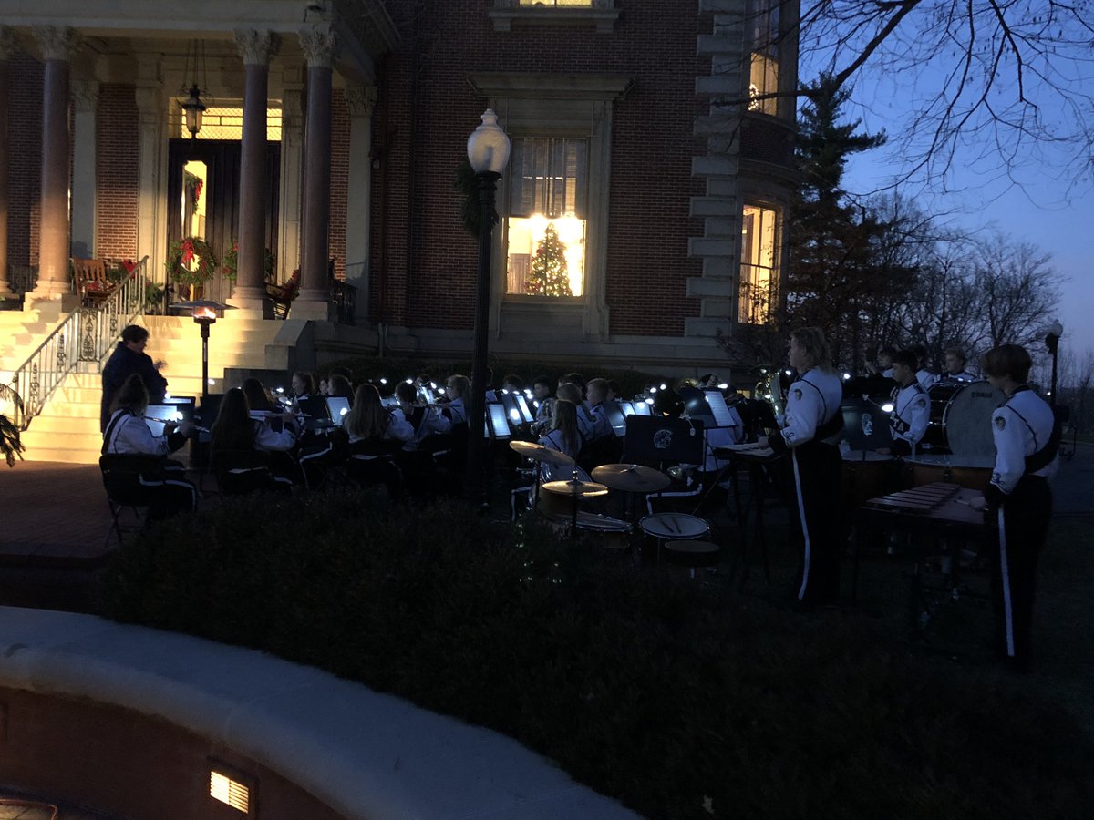 SpartaHSTrojans's tweet photo. Great night to be at the Governor s Mansion...Sparta Band playing the Tree Lighting and Candlelight Ceremony. https://t.co/Mtqsj9Mrxr