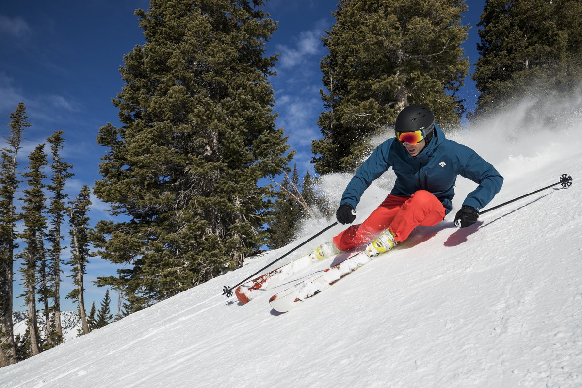 Designed to mirror your body's every movement, Descente's Motion 3D technology is ready for all of your mountain adventures #descente #motion3D #mountainlifestyle #feelthedifference