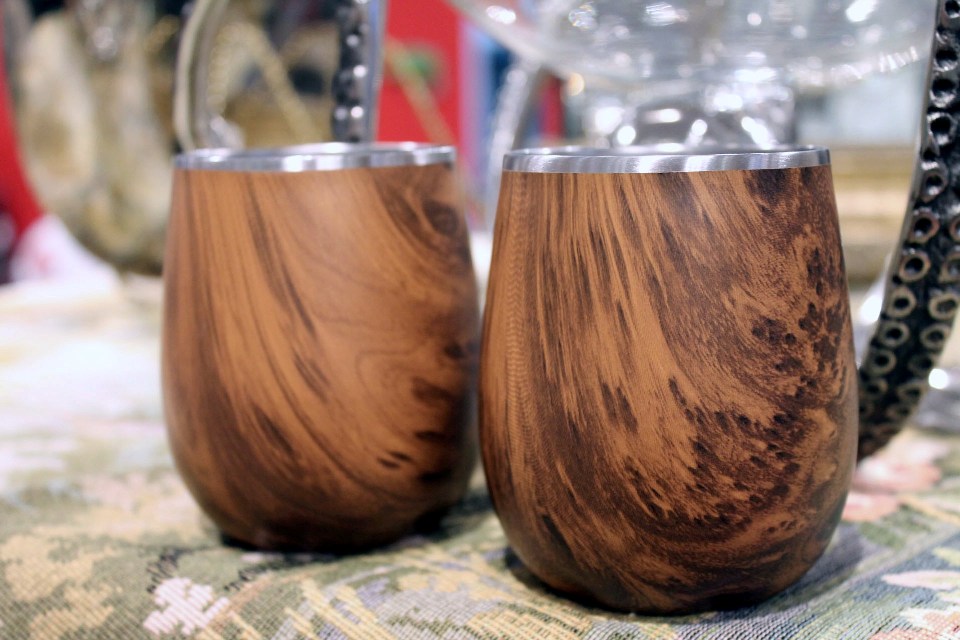 AnnsHoustonTx's tweet photo. Elegant gifts for people who like stuff for their homes: https://t.co/gR546EfBC3   #barware #serving #wine #insulated  These cups are $25 each. https://t.co/zjmaoWOFOY